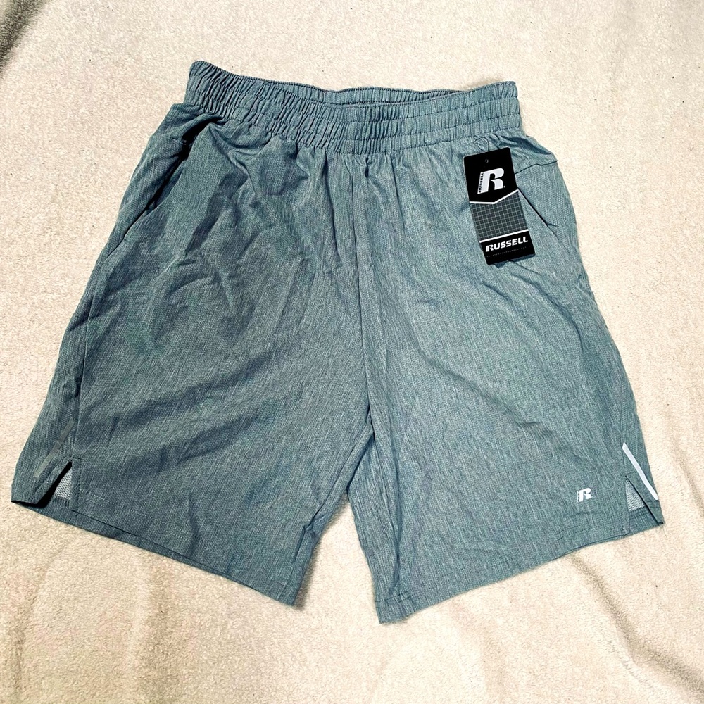 Men’s grey shorts. NEW